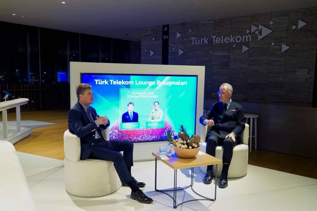 bilecik-haber_turk-telekom-lounge-bulusmalari-nin-konugu-tan-sagturk-oldu-65471.jpg