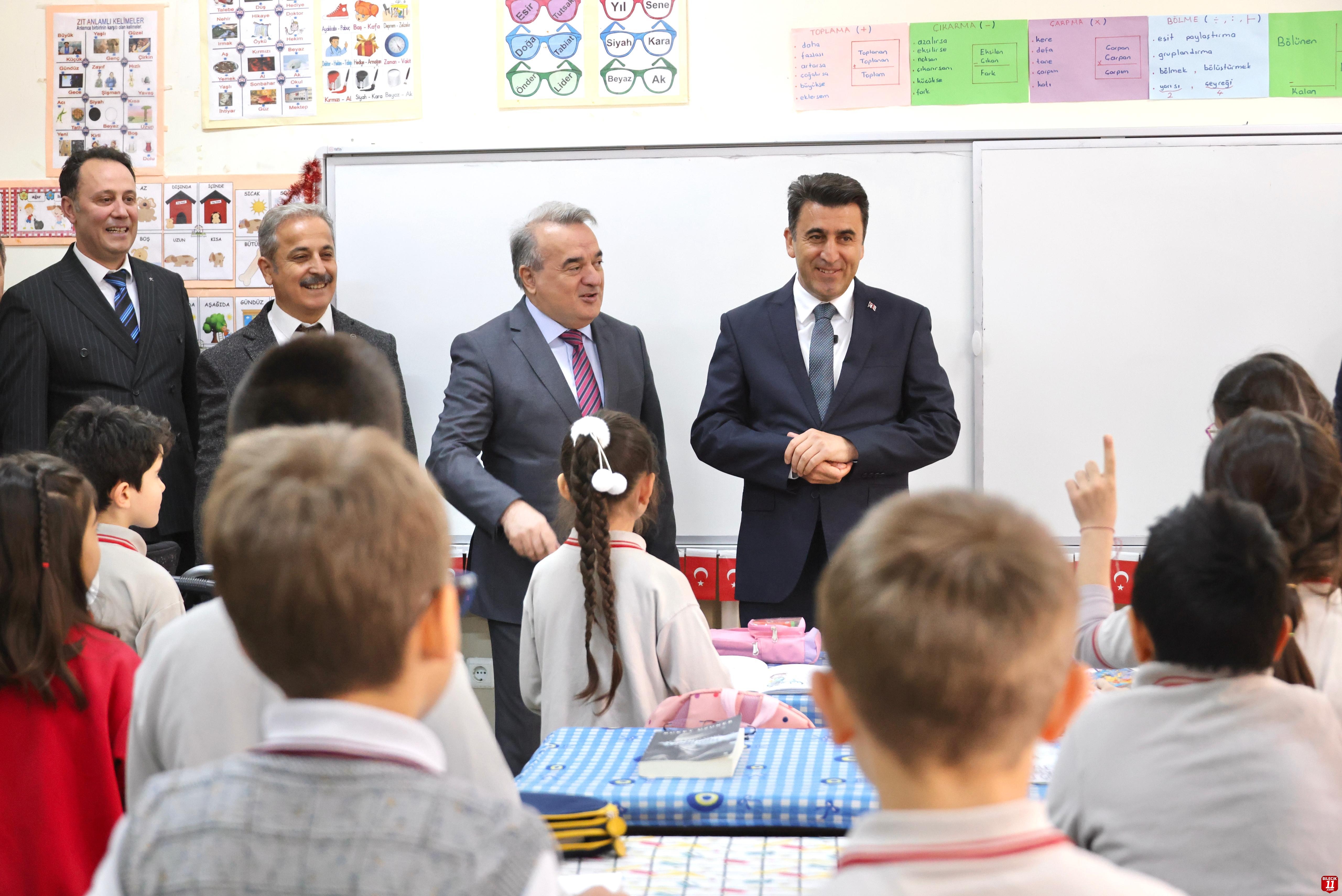 Bilecik Valisi Aygöl öğrencilerle bir araya geldi