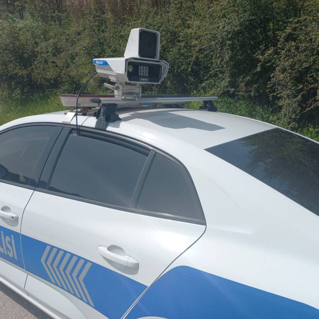 bilecik-haber_bursa-da-trafik-ekipleri-yapay-zeka-destekli-hiz-tespit-sistemi-kullaniyor-70832.jpg