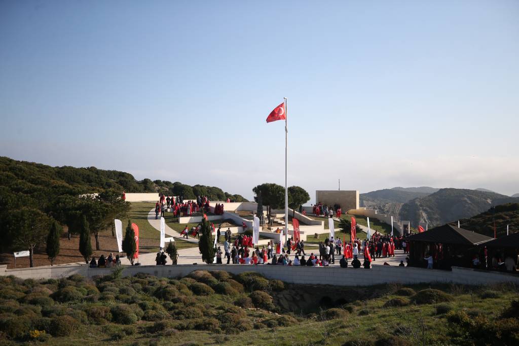 bilecik-haber_bursali-canakkale-sehitleri-kirectepe-jandarma-sehitligi-nde-anildi-70631.jpg