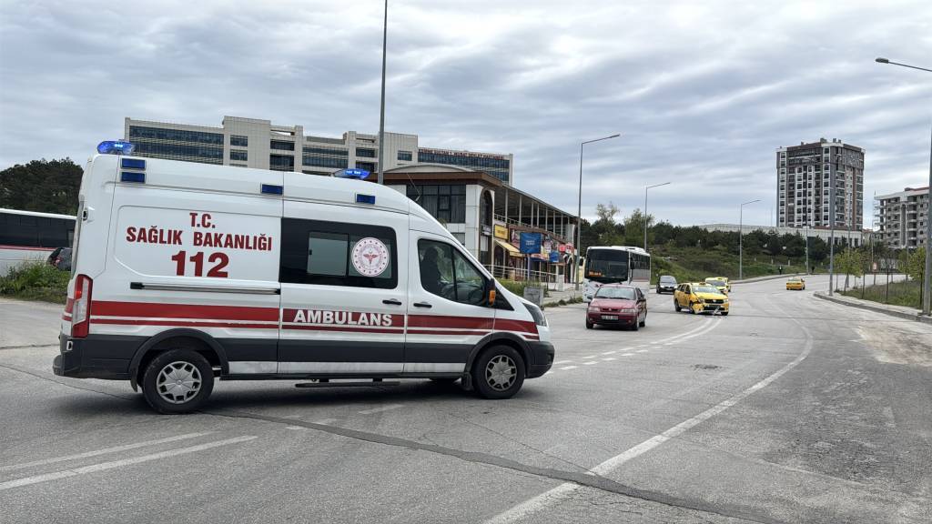 bilecik-haber_edirne-de-taksiyle-otomobilin-carpistigi-kazada-1-kisi-yaralandi-69789.jpg