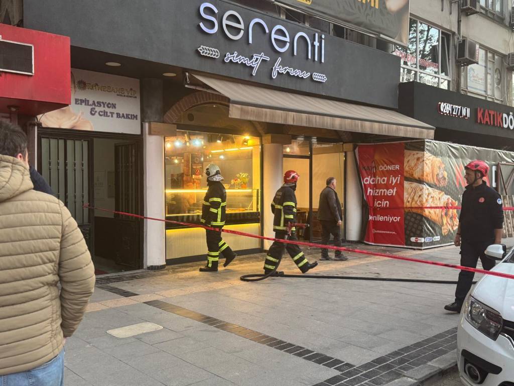 bilecik-haber_sakarya-da-simit-firininda-cikan-yangin-sonduruldu-72245.jpg