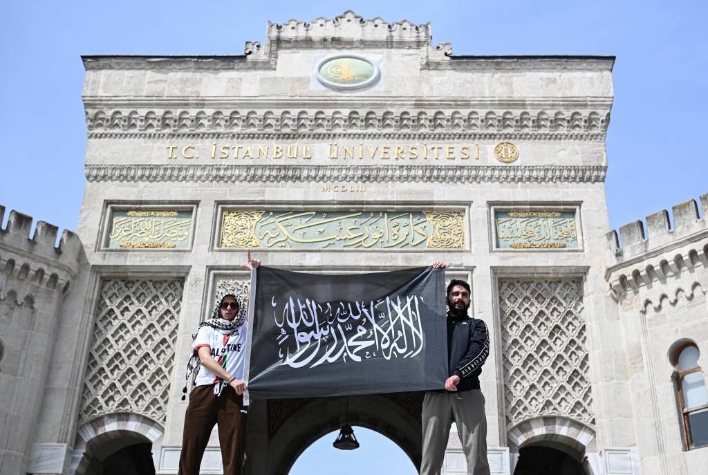 bilecik-haber_universite-ogrencilerinden-beyazit-meydani-nda-gazze-ye-destek-eylemi-70477.jpg