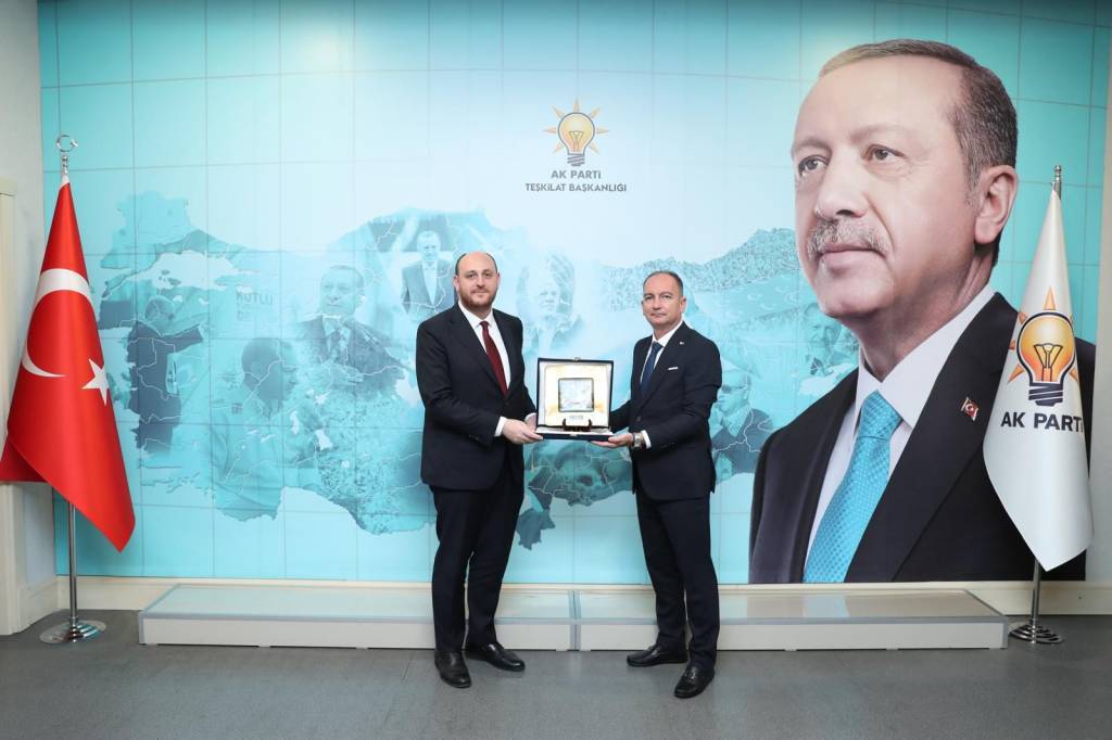bilecik-haber_ak-parti-genel-baskan-yardimcisi-buyukgumus-yesilay-yalova-subesi-ni-kabul-etti-78169.jpg