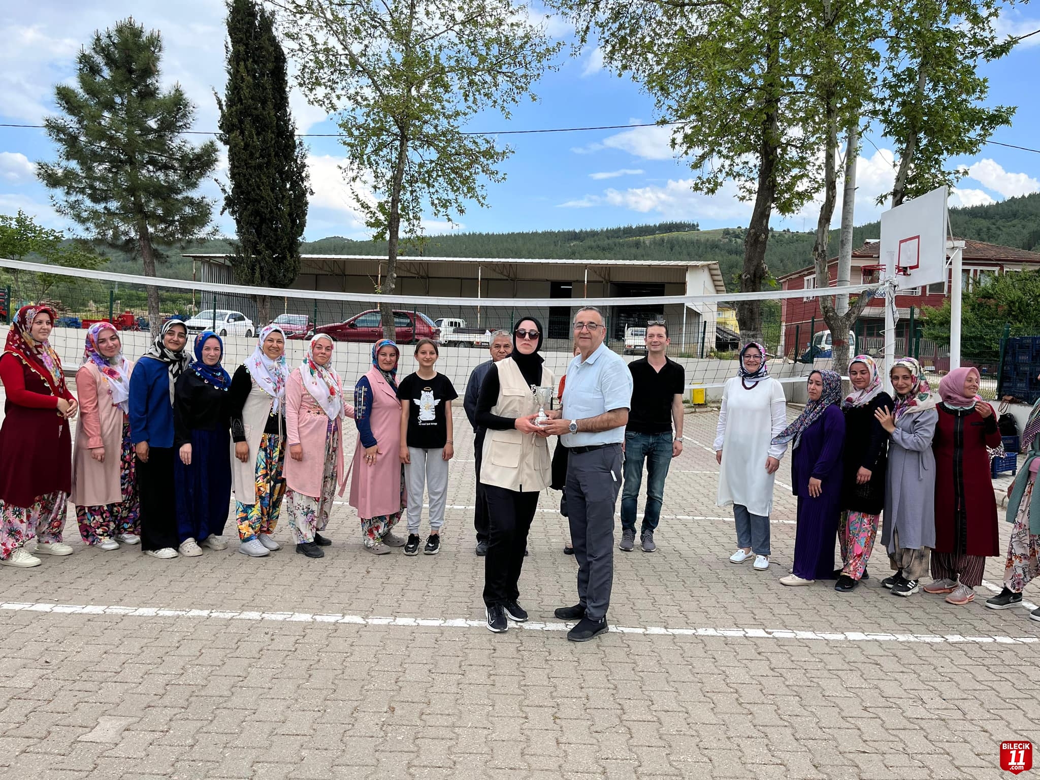 Anneler voleybol oynadı ortaya muhteşem görüntüler çıktı