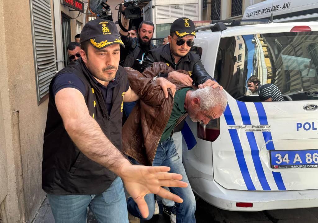 bilecik-haber_guncelleme-2-chp-genel-baskani-ozel-e-yumruklu-saldiri-73225.jpg