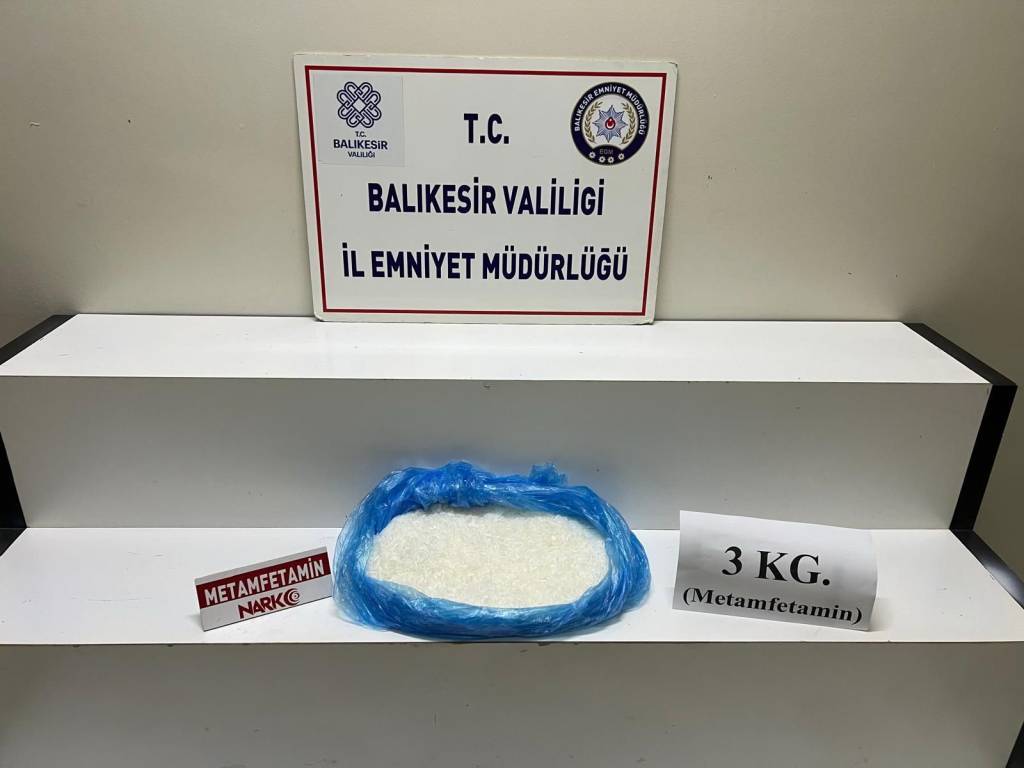 bilecik-haber_balikesir-deki-operasyonda-3-kilogram-sentetik-uyusturucu-ele-gecirildi-78948.jpg