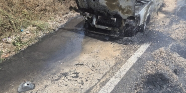 bilecik-haber_bilecik-te-seyir-halindeki-otomobil-yandi-79422