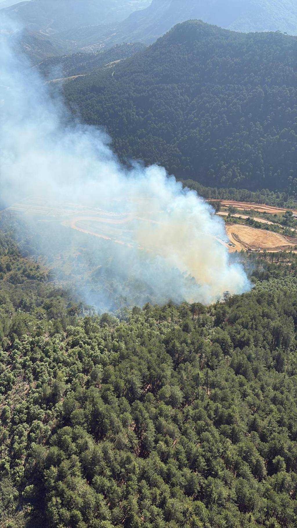 bilecik-haber_guncelleme-2-balikesir-de-cikan-orman-yangini-kontrol-altinda-79766.jpg