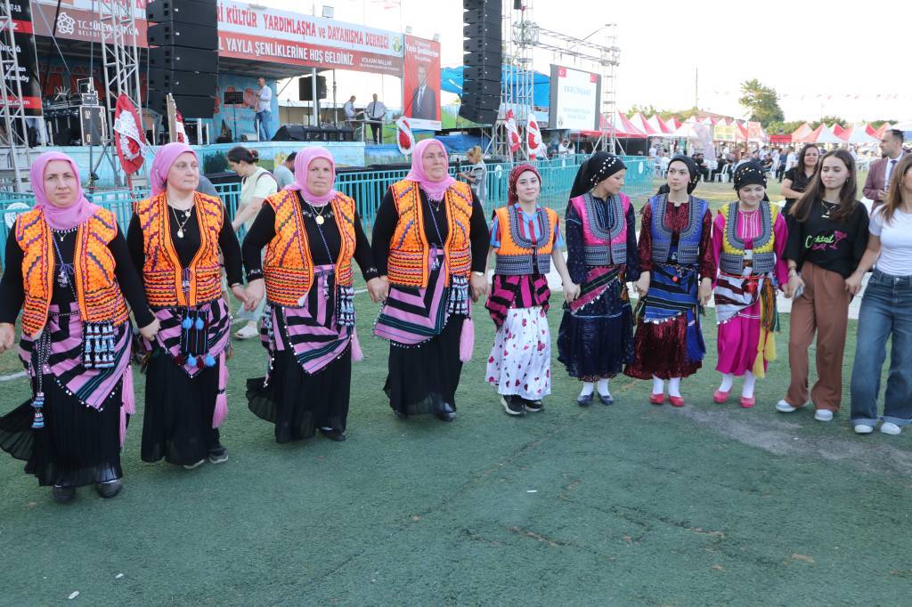 bilecik-haber_tekirdag-da-21-geleneksel-yayla-senlikleri-basladi-82794.jpg