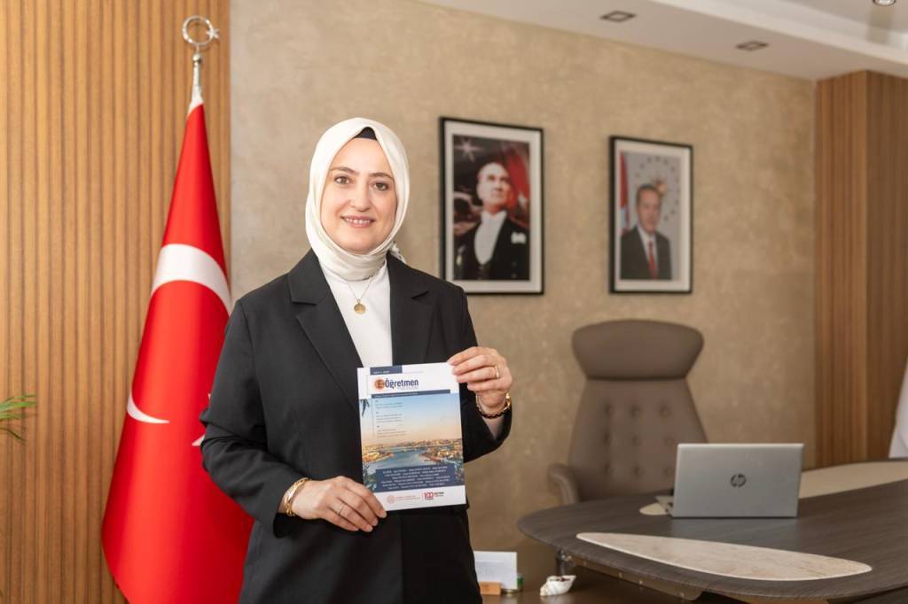 bilecik-haber_e-ogretmen-dergisi-yayin-hayatina-basladi-93962.jpg