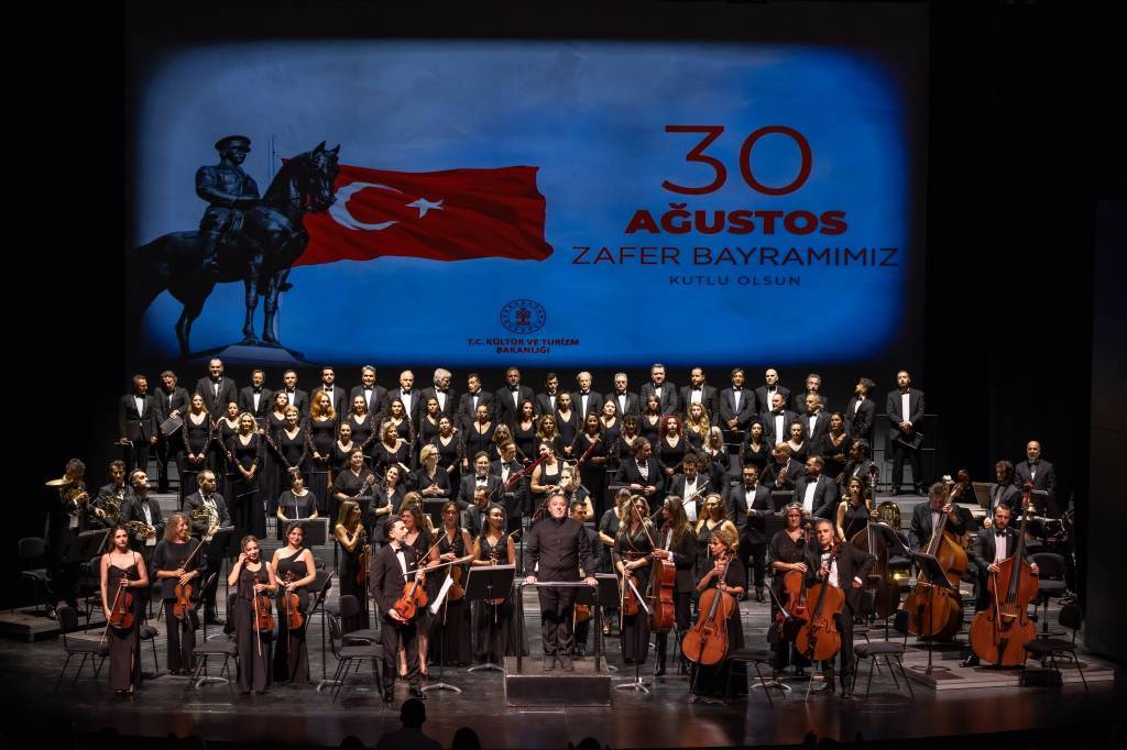 bilecik-haber_idob-tan-30-agustos-zafer-bayrami-konseri-93979.jpg