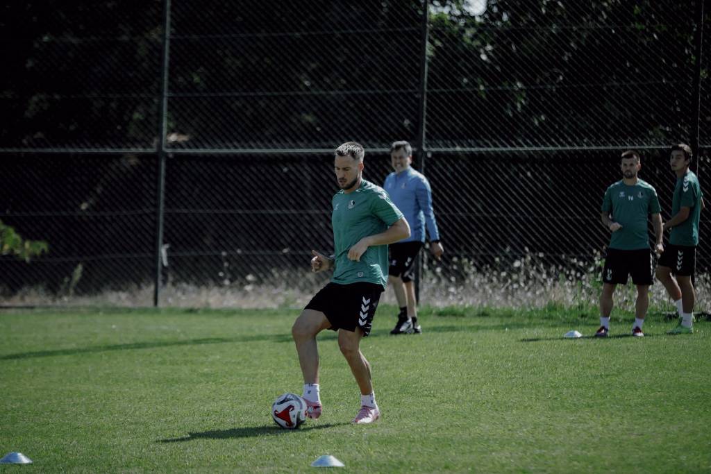 bilecik-haber_sakaryaspor-boluspor-macinin-hazirliklarini-surdurdu-93488.jpg