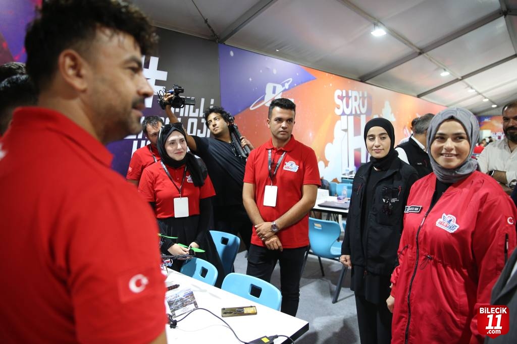 T3 Vakfı Başkanı Hıdır, Sakarya'da TEKNOFEST Sürü İHA Yarışması'nı ziyaret etti