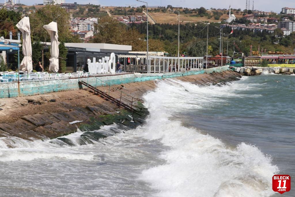 Tekirdağ'da etkili olan poyraz deniz ulaşımını olumsuz etkiliyor