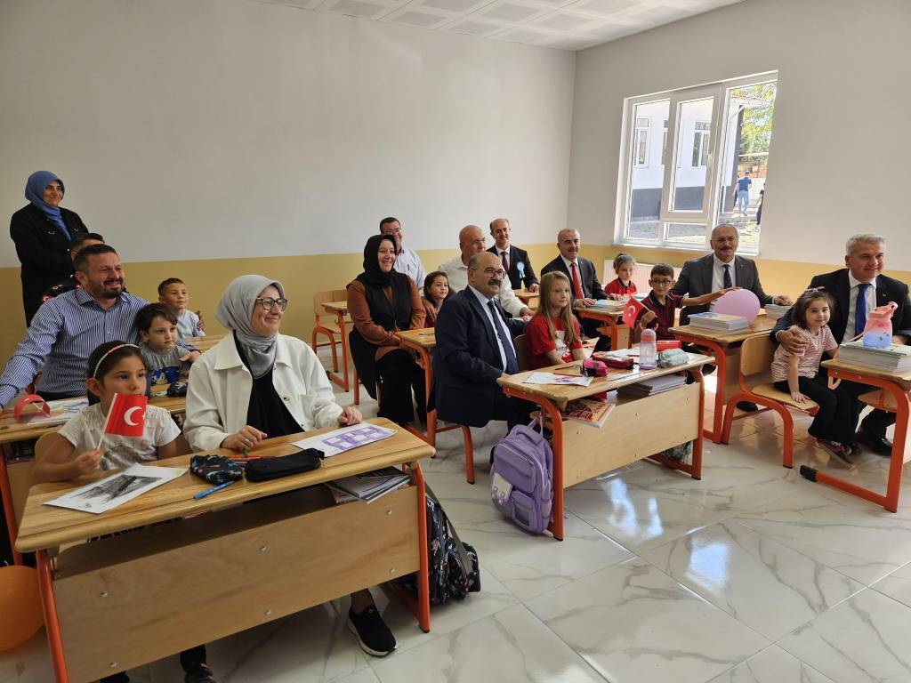 bilecik-haber_balikesir-de-nergiz-ilkokulu-acildi-95598.jpg