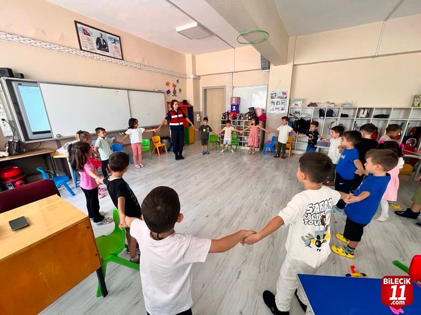 BİLECİK JANDARMASI ÖĞRENCİLERLE BULUŞTU
