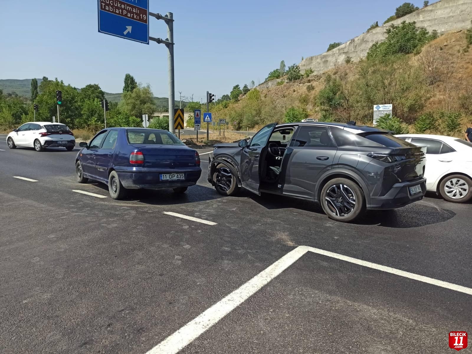 Bilecik'te 2 otomobilin çarpıştığı kazada 1 kişi yaralandı