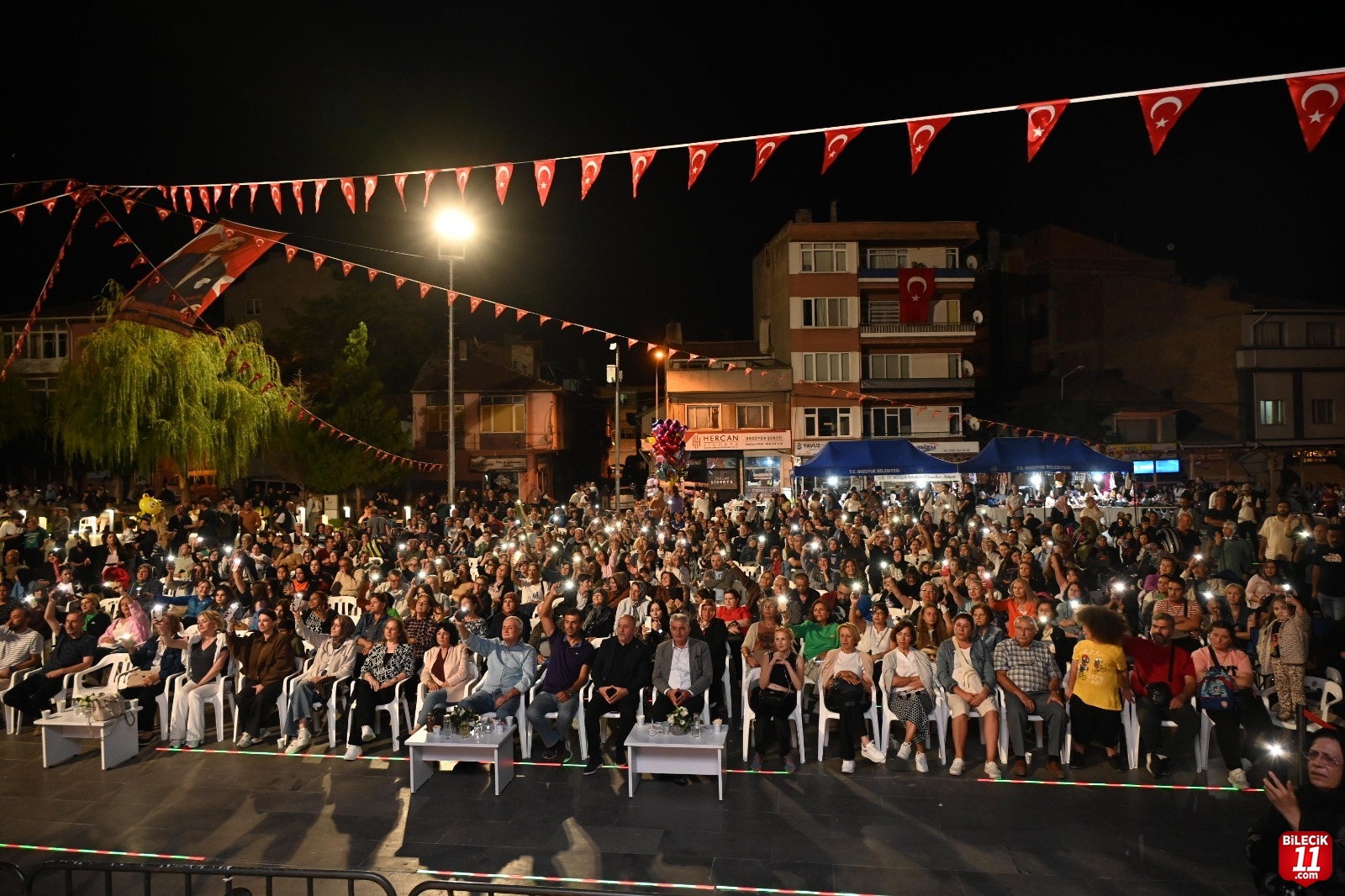 BOZÜYÜK’TE KURTULUŞ COŞKUSU CEM YEGÜL KONSERİYLE DEVAM ETTİ