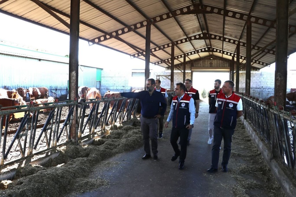 bilecik-haber_edirne-tarim-ve-orman-muduru-kose-hayvancilik-isletmesini-ziyaret-etti-99322.jpg