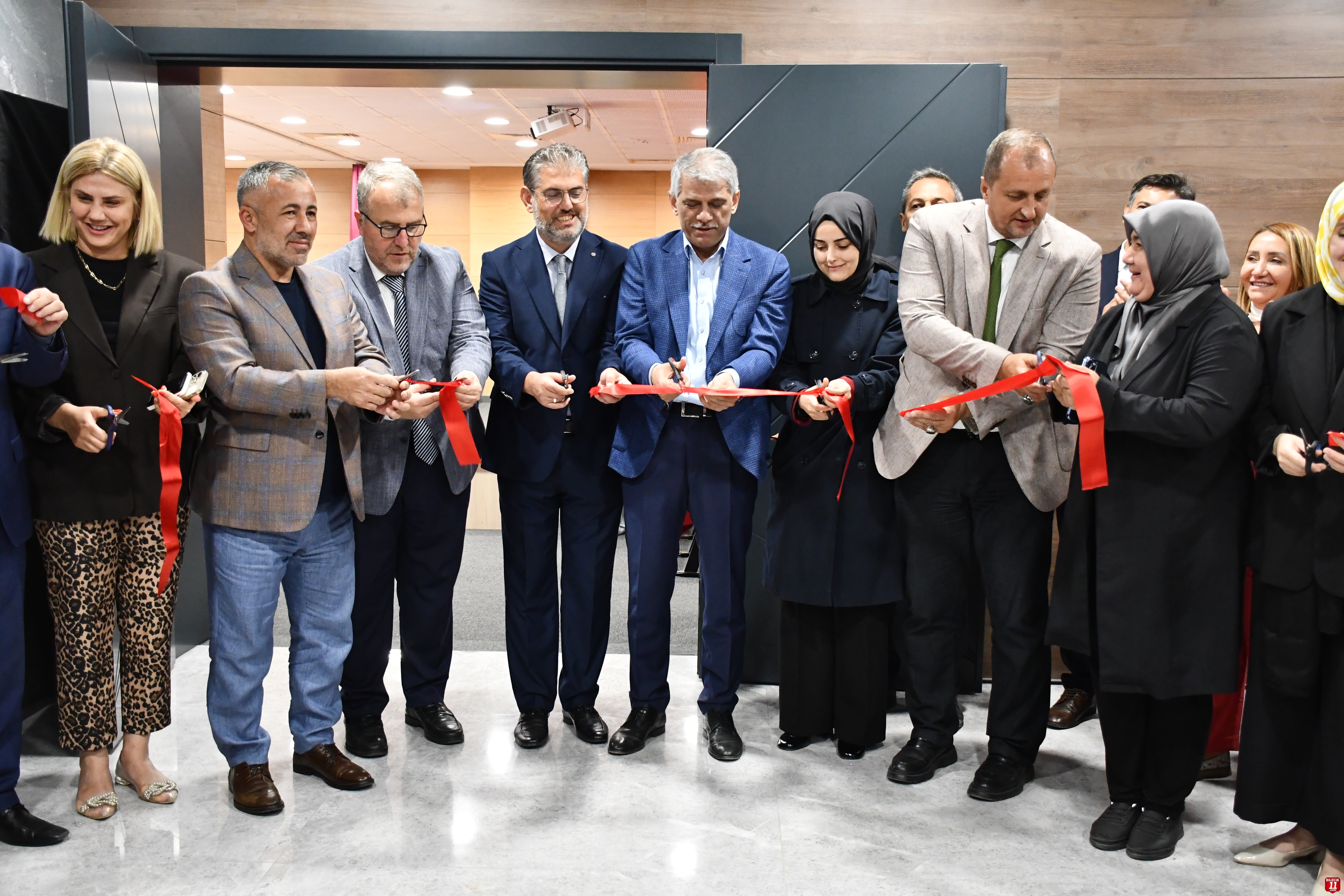 Fatih Dönmez Kültür Merkezi Konferans Salonu açıldı