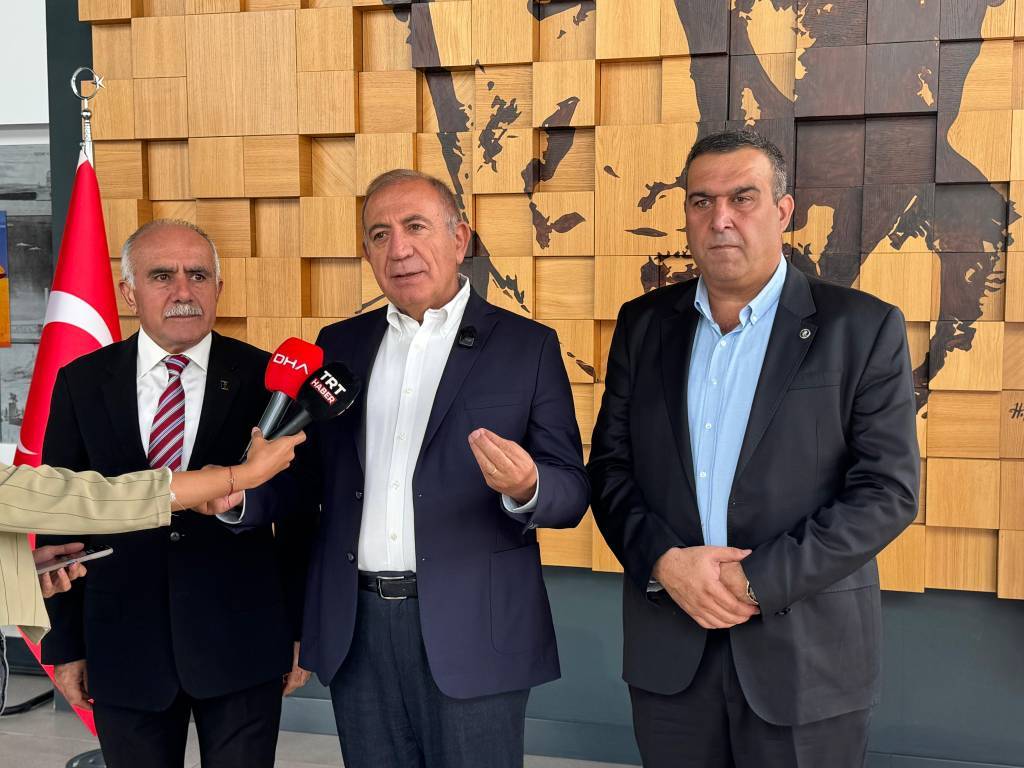 bilecik-haber_gursel-tekin-chp-il-baskanliginda-konustu-97608.jpg