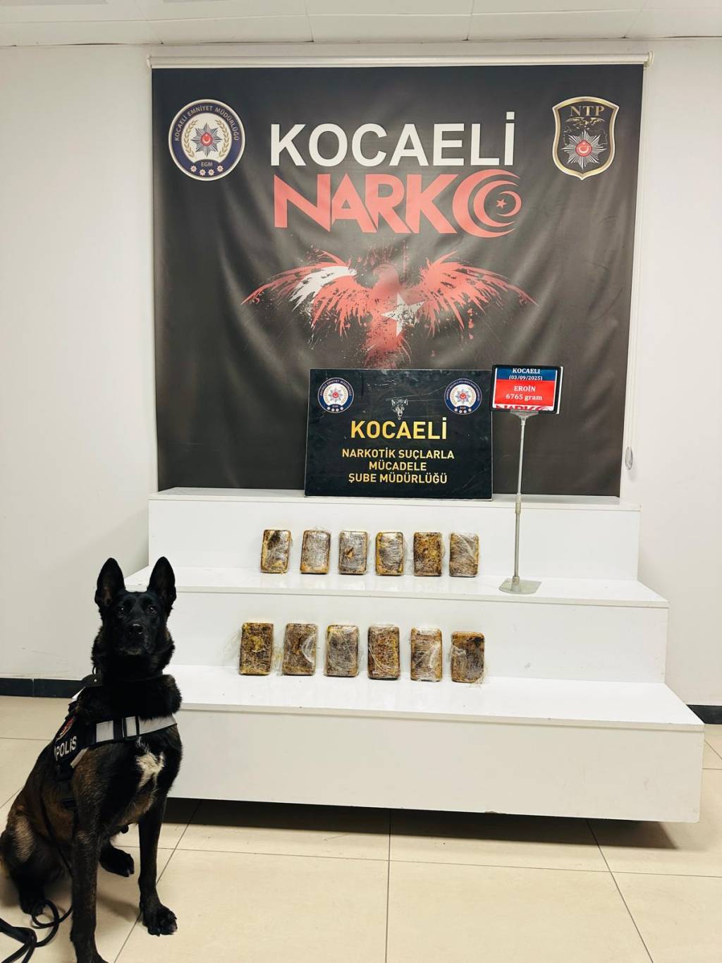 bilecik-haber_kocaeli-de-yolcu-otobusunun-bagajinda-6-kilo-765-gram-eroin-ele-gecirildi-94731.jpg
