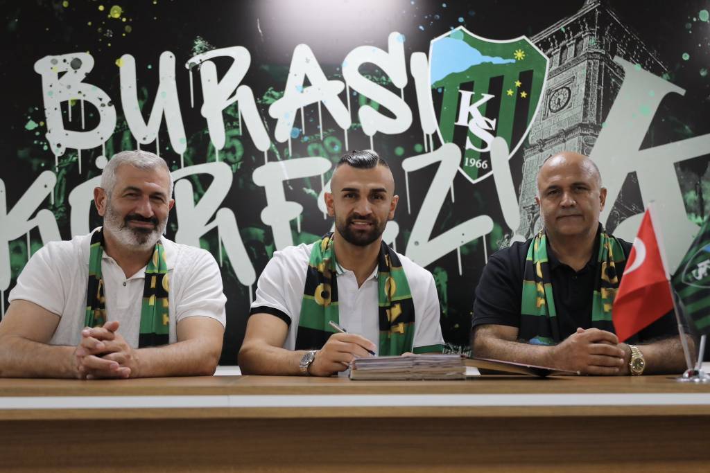 bilecik-haber_kocaelispor-serdar-dursun-u-kadrosuna-katti-96261.jpg