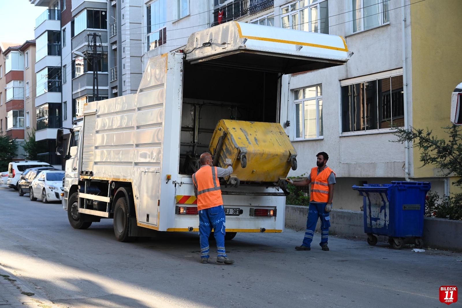 KONTEYNERLAR TEMİZLENDİ