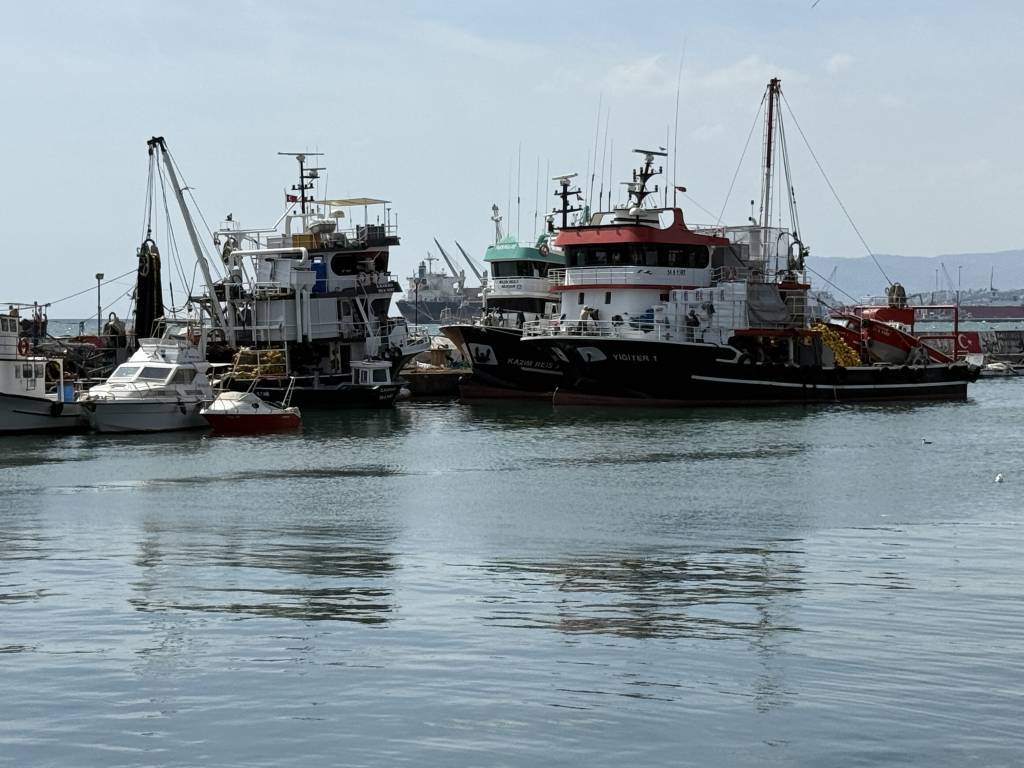 bilecik-haber_tekirdag-da-balikcilar-poyraz-nedeniyle-denize-acilamadi-94781.jpg