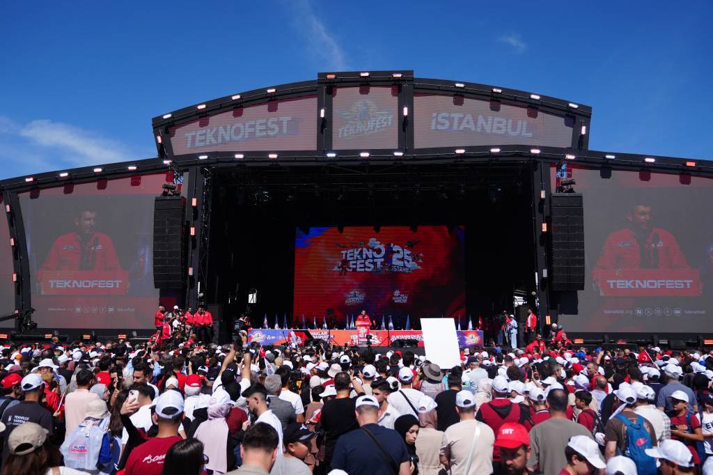 bilecik-haber_teknofest-yonetim-kurulu-baskani-bayraktar-teknofest-istanbul-un-acilisinda-konustu-97346.jpg
