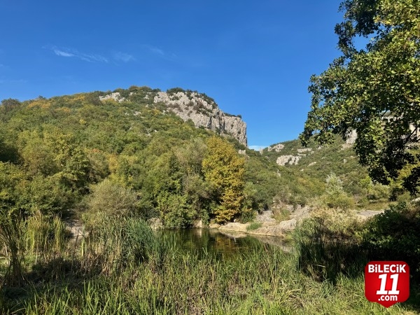 Ballıkayalar Kanyonu ziyaretçilerini sonbaharın renkleriyle karşılıyor