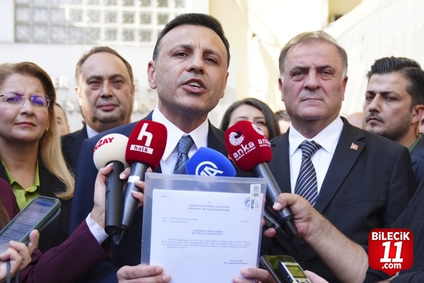CHP İstanbul İl Başkanı seçilen Çelik mazbatasını aldı