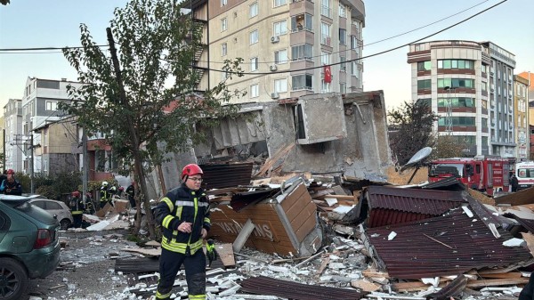 GÜNCELLEME - Kocaeli'de 6 katlı bina çöktü