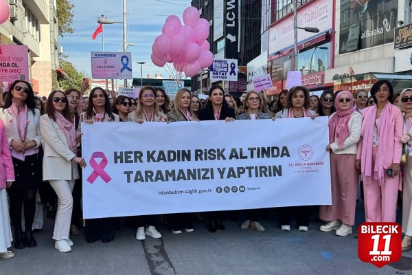 İstanbul'da "Meme Kanseri Farkındalık Ayı Yürüyüşü" düzenlendi