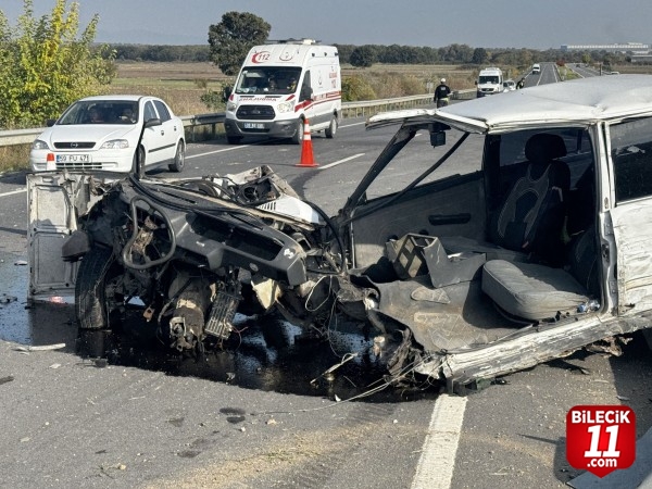 Kırklareli'nde otomobil ile panelvanın çarpıştığı kazada 4 kişi yaralandı