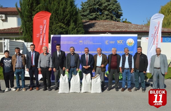 Sakarya'da çiftçilere bezelye tohumu dağıtıldı