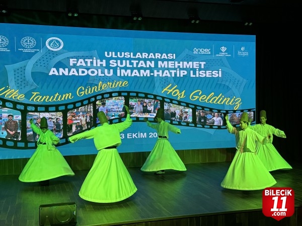 Uluslararası öğrencilerin eğitim gördüğü imam hatip lisesinde "Ülke Tanıtım Günleri" düzenlendi