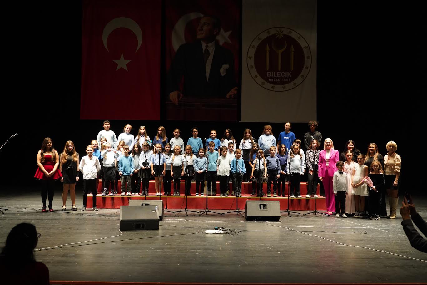 BİLECİK'İN KÜÇÜK PİYANİSTLERİNDEN ÖNEMLİ MESAJ