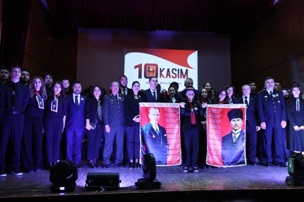 Büyük Önder Atatürk'ü anıyoruz