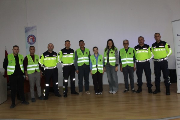 Çanakkale'de motosiklet sürücülerine güvenli sürüş eğitimi verildi