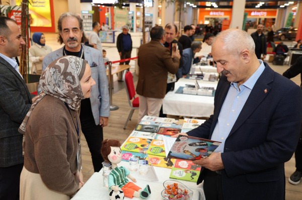 Gebze'de "Yazar Öğretmenler Fuarı" başladı