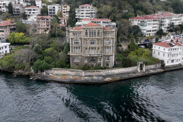 İstanbul'daki Tophane Müşiri Zeki Paşa Yalısı satışa çıkarıldı