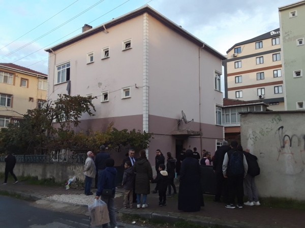 Kocaeli'de işçilerin kaldığı binada çıkan yangın söndürüldü