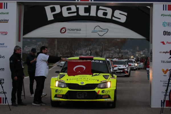 42. Kocaeli Büyükşehir Rallisi seremonik startla başladı