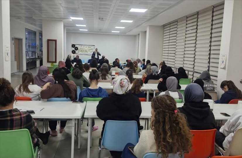 Anadolu İmam Hatip Lisesinde Üç Aylar Konulu Program Düzenlendi