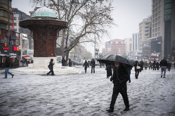 Bursa kent merkezinde kar yağışı etkili oluyor