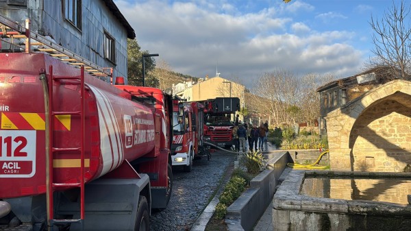 Çatalca'da tek katlı evde çıkan yangın söndürüldü