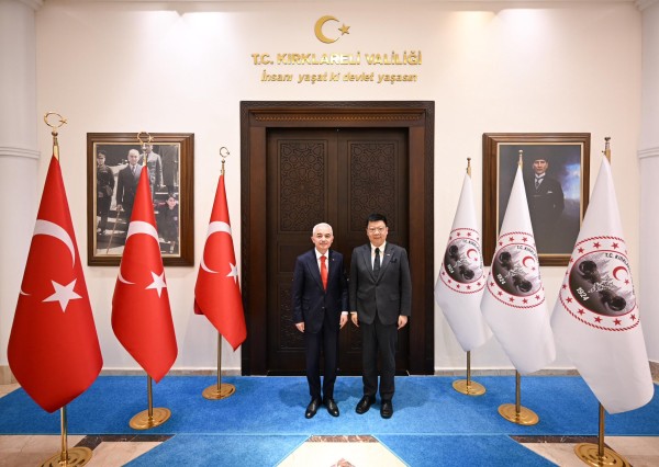 Çin Halk Cumhuriyeti İstanbul Başkonsolosu Xiaodong, Kırklareli Valisi Turan'ı ziyaret etti