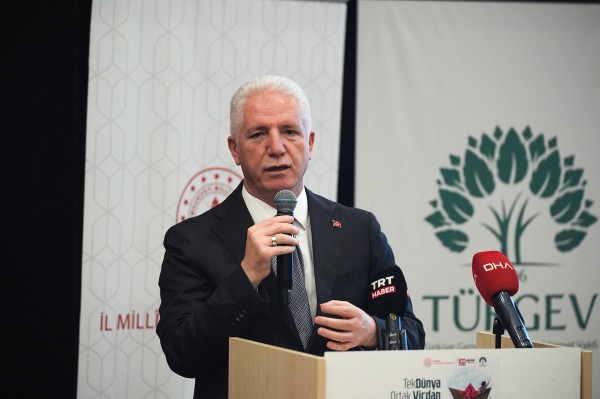 İstanbul'da Gazze temalı afiş ve resim yarışmasının ödül töreni yapıldı